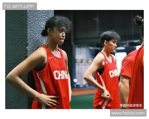 杨娜专访：从青涩球员到篮球女神的成长之路回顾